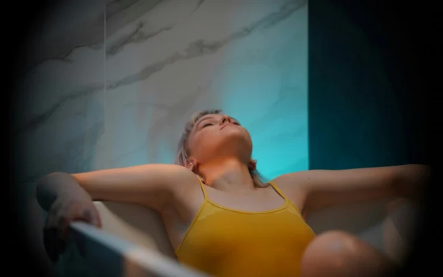Bursa'da Asırlık Bir Hamam Kubbesinin Altında